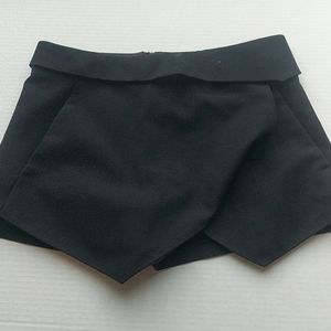 ZARA/ skort